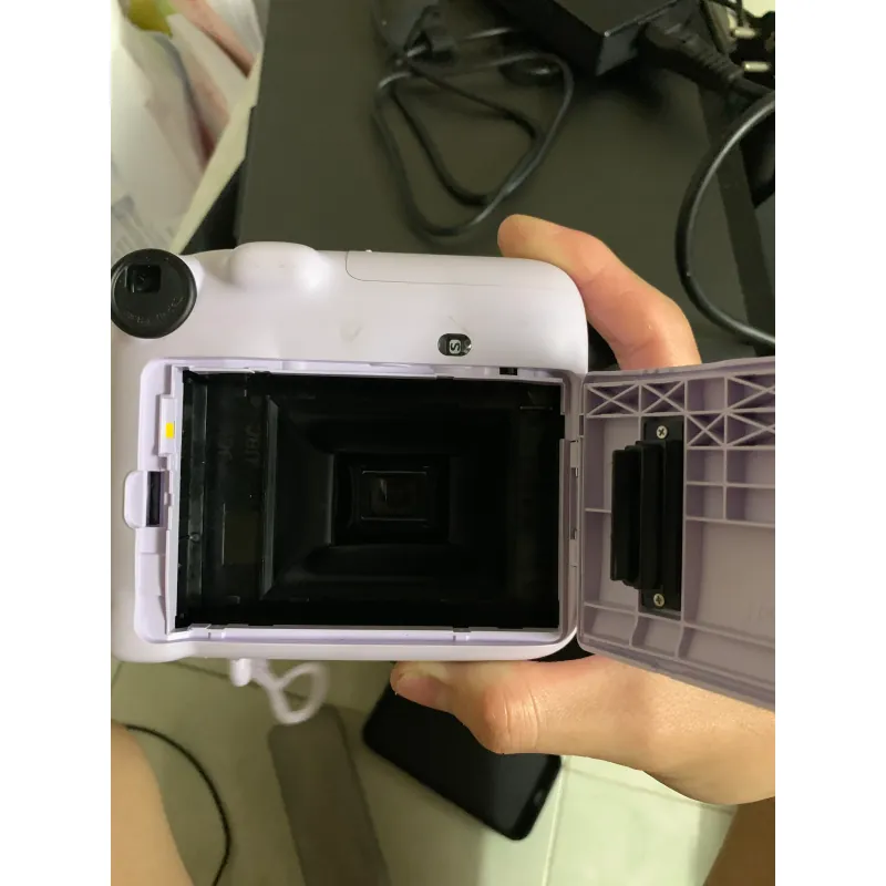 Máy chụp hình Instax Mini 12 tím compact, đẹp, mới 90% 784882