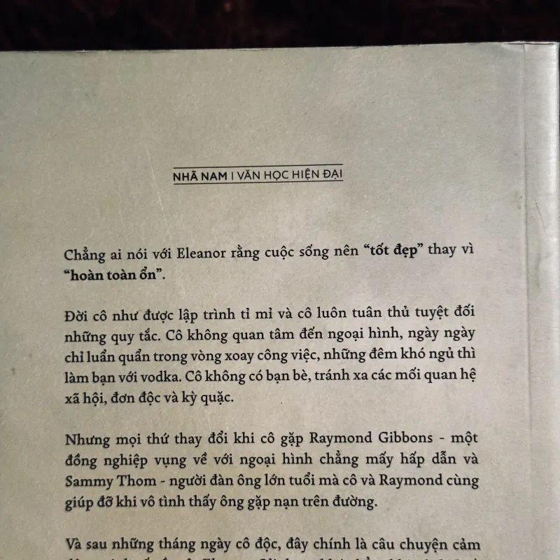 Eleanor Oliphant hoàn toàn ổn 930907