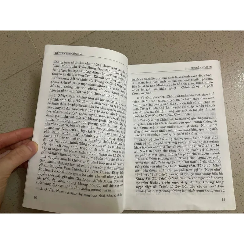 BÊN LỀ CHÍNH SỬ 592093