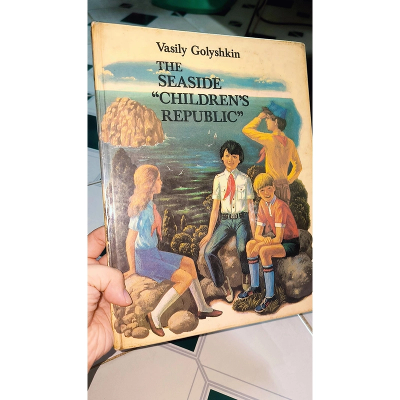 Sách vintage - THE SEASIDE "CHIDLREN'S REPUBLIC" - Vasily Golyshkin (Moscow, 1985) 470377