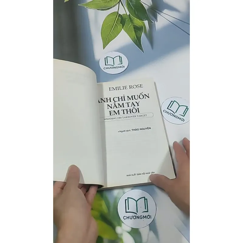 Anh chỉ muốn nắm tay em thôi - Emily Rose 694967