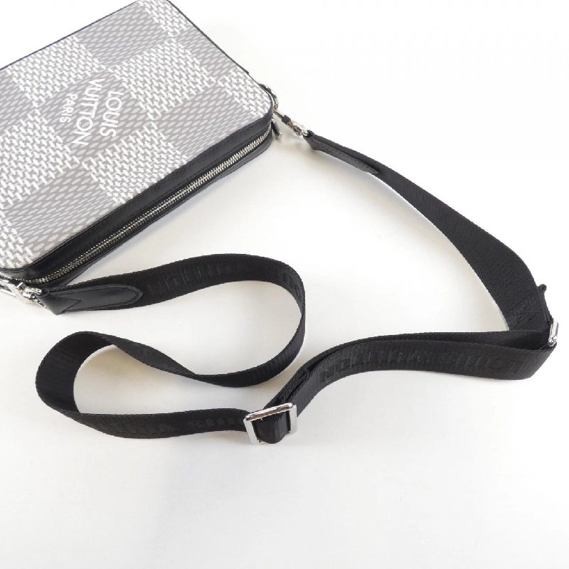 Túi đeo chéo 3D Trio Messenger Damier Graphite N50027 của Louis Vuitton 609200
