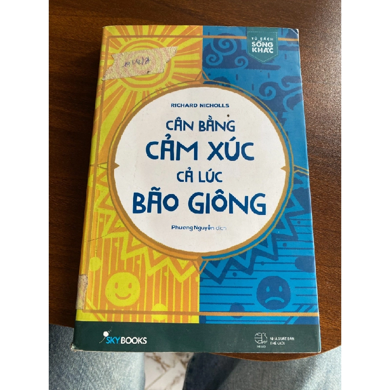Cân bằng cảm xúc cả lúc bão giông - Richard Nicholls 537708
