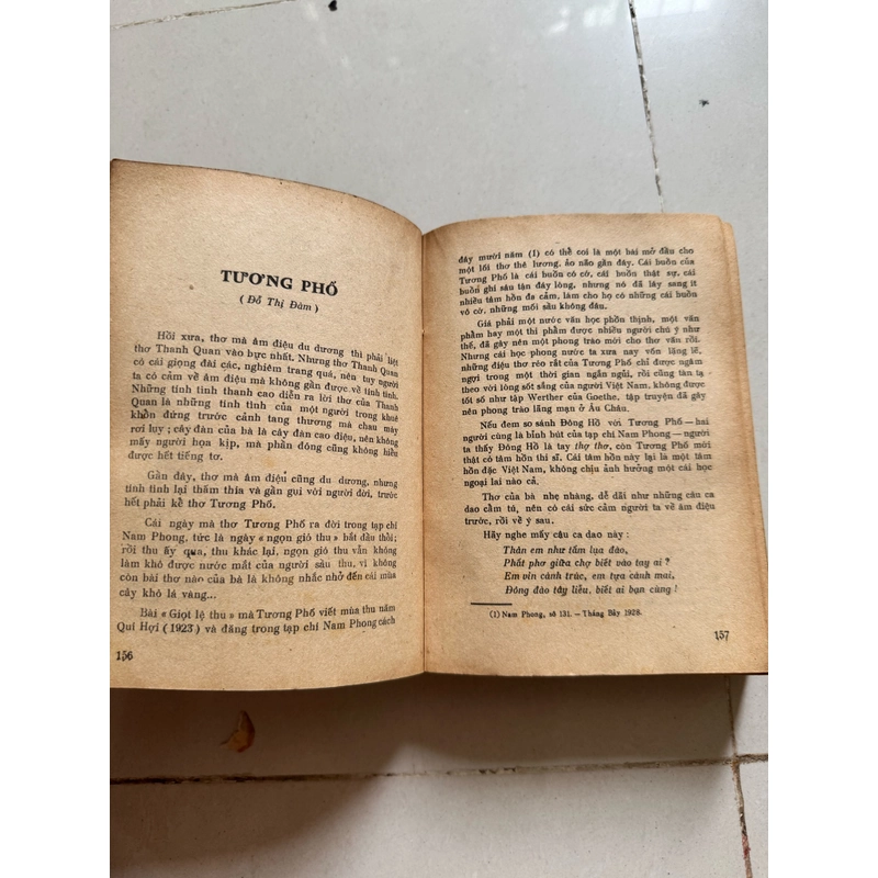 Nhà văn hiện đại 526594