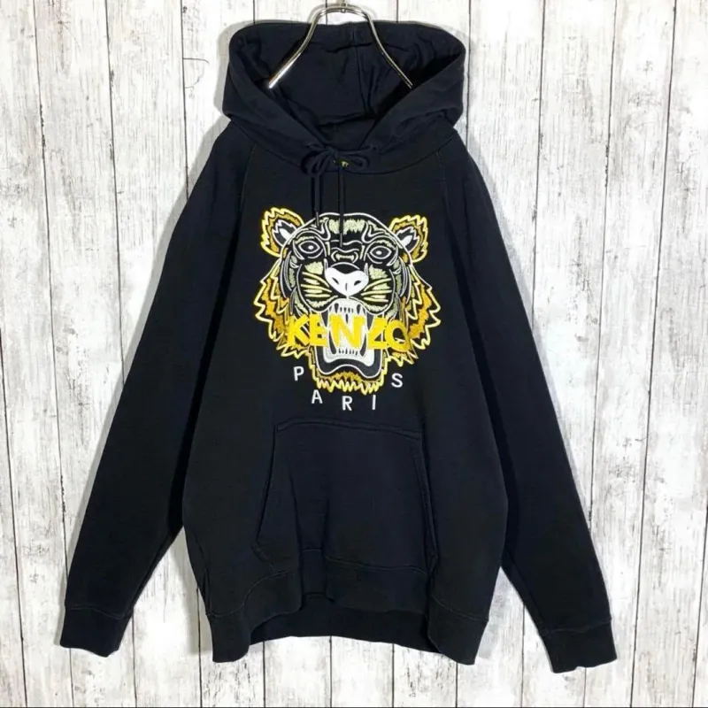 Áo hoodie Kenzo màu đen thêu logo mặt cọp (đầu hổ) chỉ vàng 760767