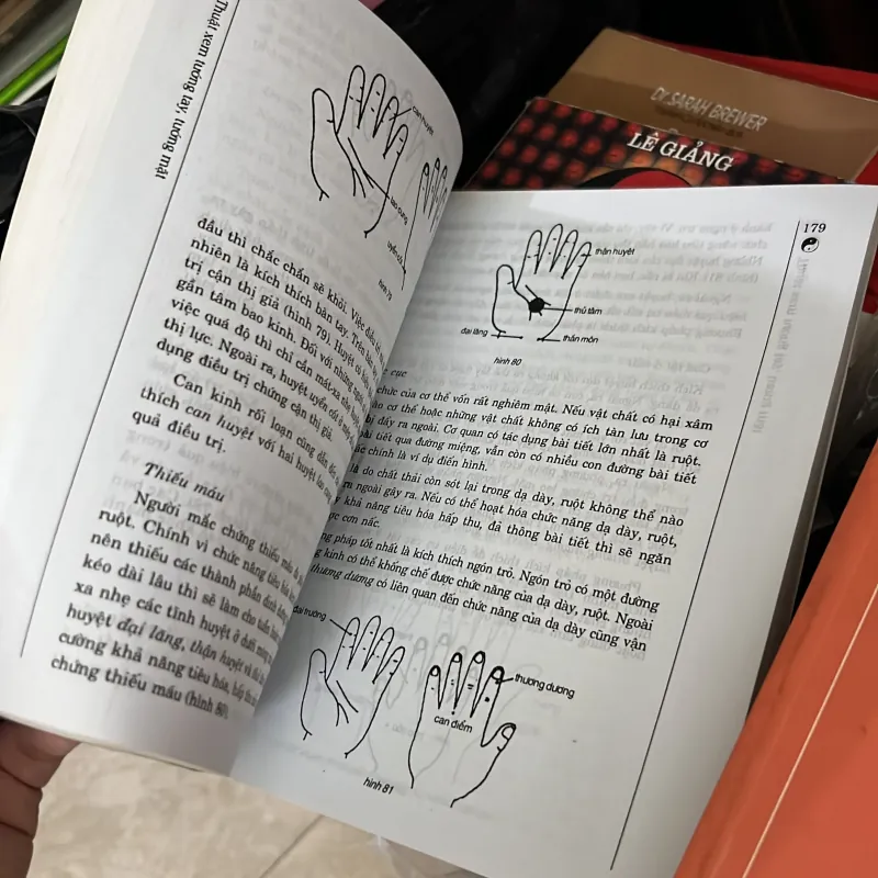 Thuật xem tưởng mặt và tướng bàn tay 795751