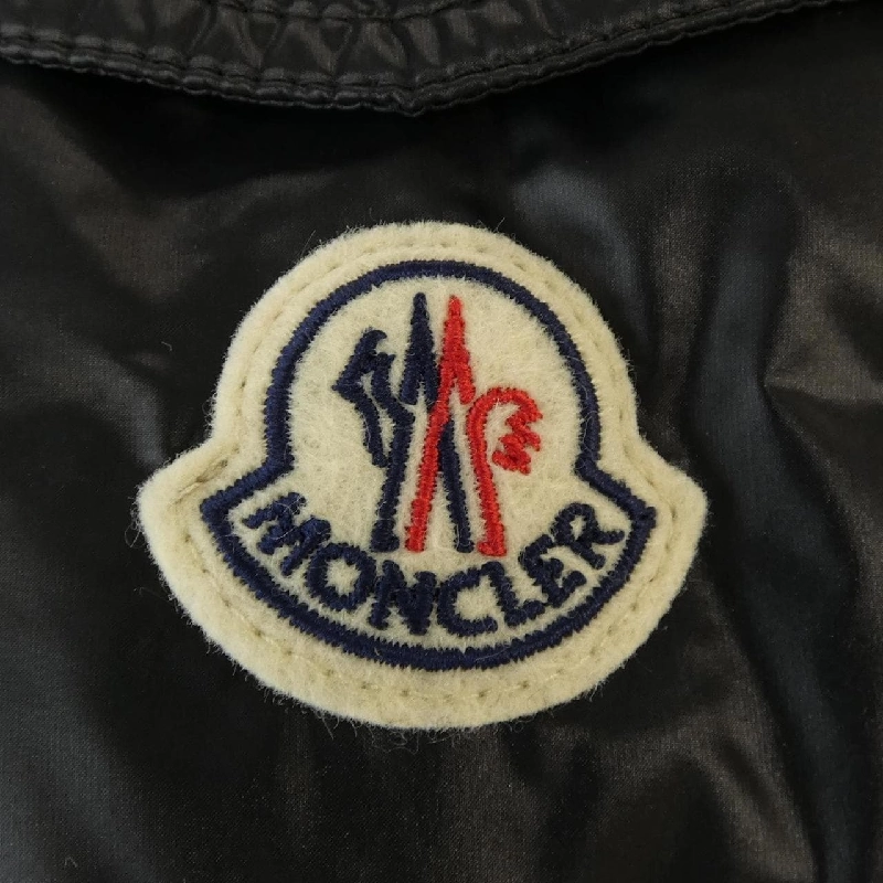 Áo khoác lông vũ MONCLER 638446