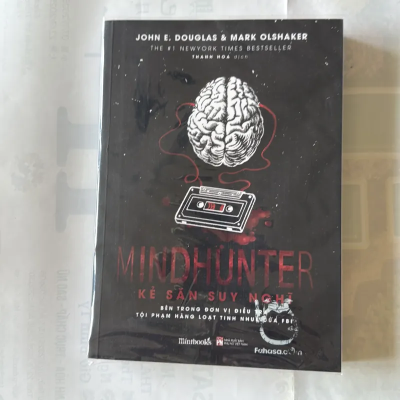 KẺ SĂN SUY NGHĨ 977065