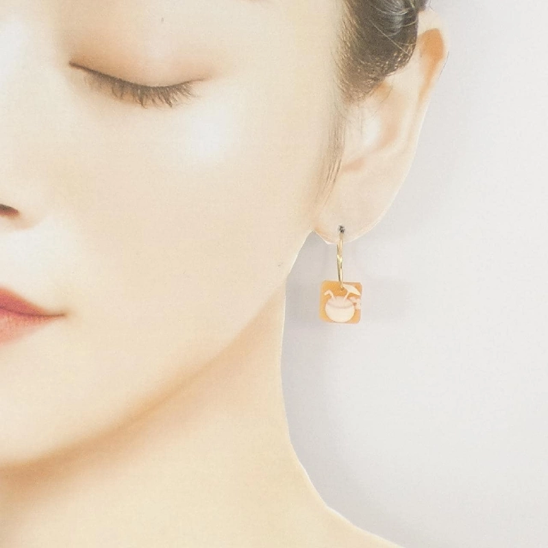 Bông tai Alita Shell Cameo - Hàng hiệu Authentic 844561