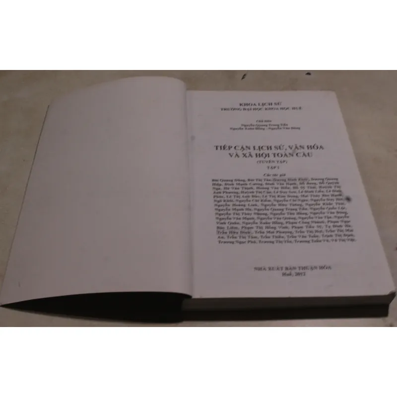 Tiếp cận lịch sử văn hoá 972598