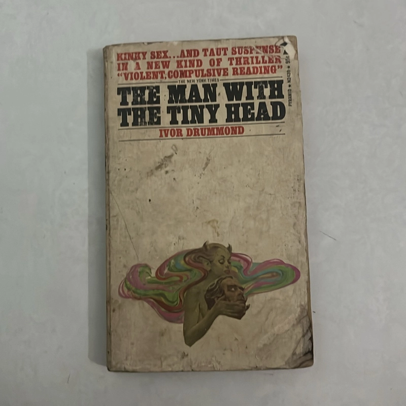 The man with the tiny head (Ngoại văn) 502100