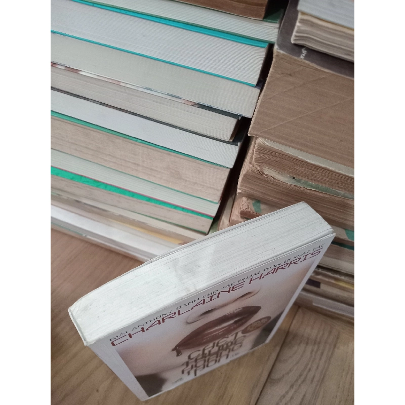 Chết trước hoàng hôn - Charlaine Harris 475433