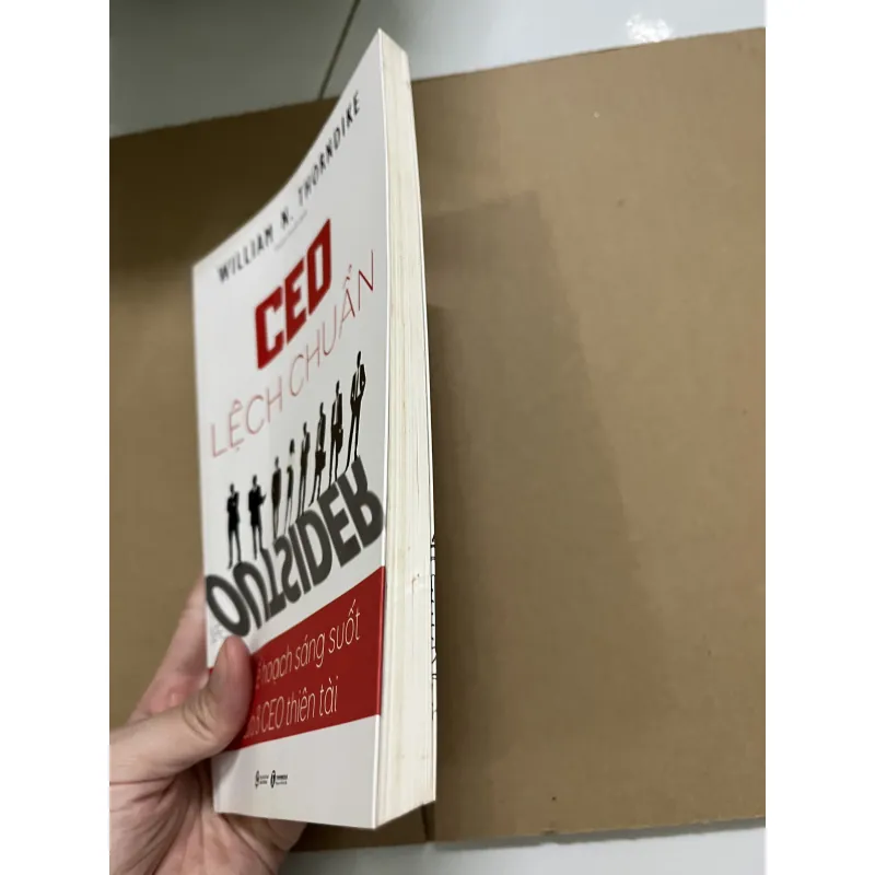 CEO lệch chuẩn 977037