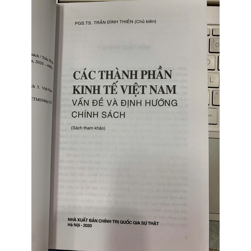 CÁC THÀNH PHẦN KINH TẾ VIỆT NAM VẤN ĐỀ VÀ ĐỊNH HƯỚNG CHÍNH SÁCH - TRẦN ĐÌNH THIÊN 544257