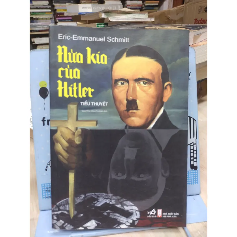 Sách: Nửa kia của Hitler - TG: Eric Emmanuel Schmitt (B2) 994337