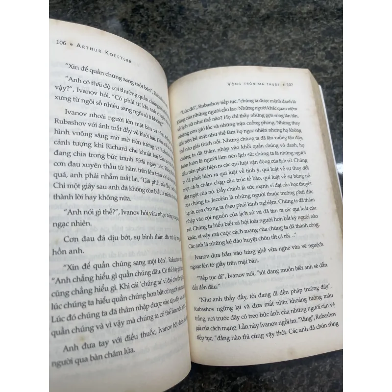 Vòng tròn ma thuật Arthur Koestler 763320