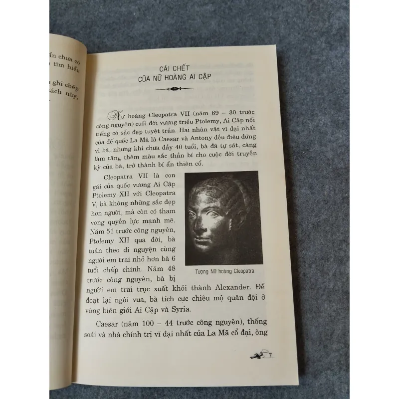 CUỘC ĐỜI VÀ CÁI C H Ế T BÍ ẨN CỦA CÁC DANH NHÂN & MỸ NHÂN 718954