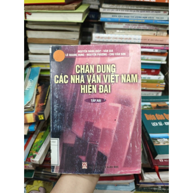 Chân Dung Các Nhà Văn Việt Nam Hiện Đại 2 549800