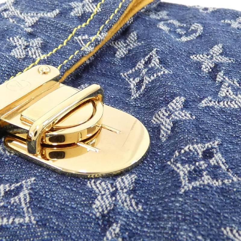 Túi xách Louis Vuitton Monogram Denim Pouch M95007 623414