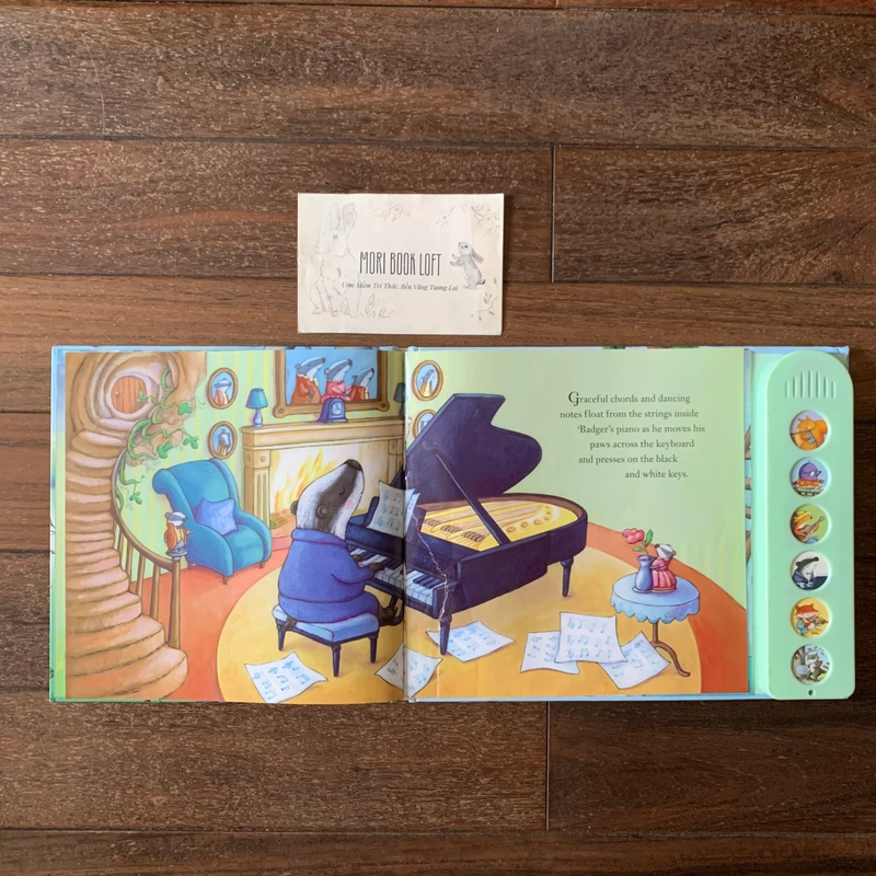 Sách ngoại văn Little Children's Music Book – Lỗi âm thanh, Used 542237