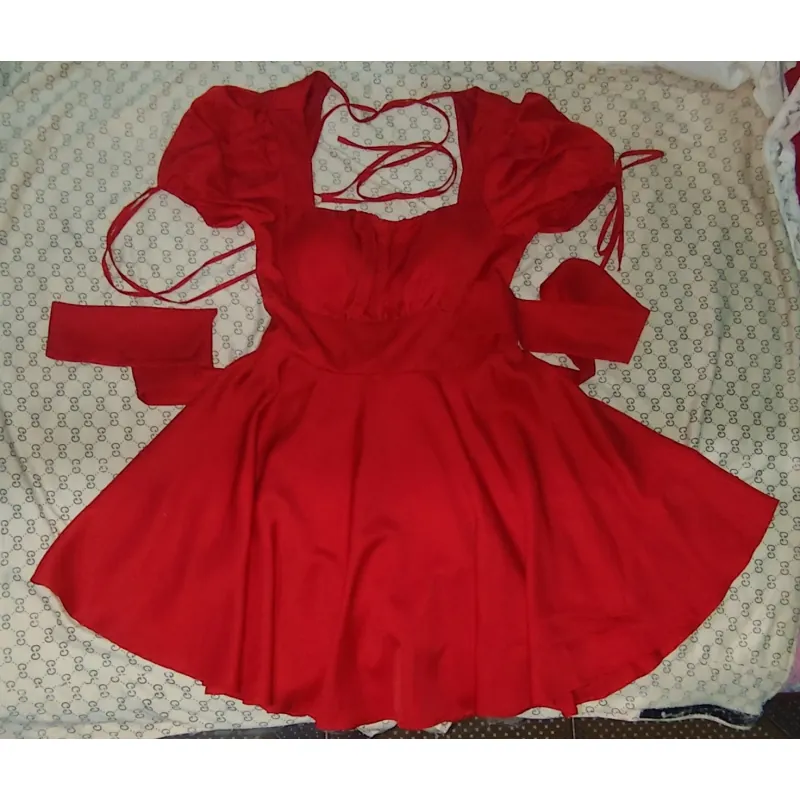 đầm lụa đỏ 1022812