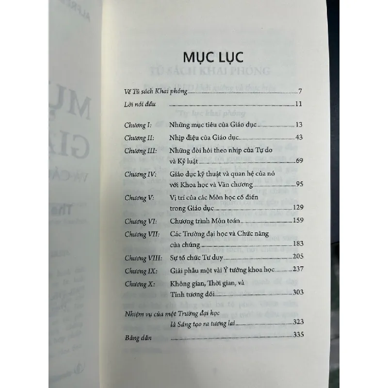Mục tiêu giáo dục và các tiểu luận khác - Alfred North Whitehead 674098