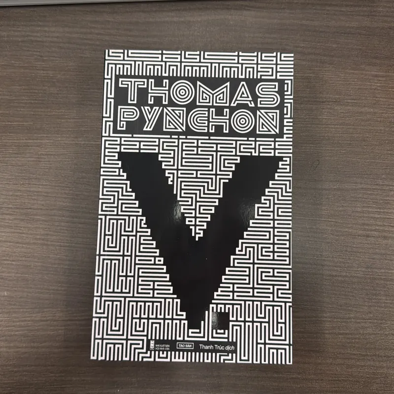 V. - Thomas Pynchon 733536