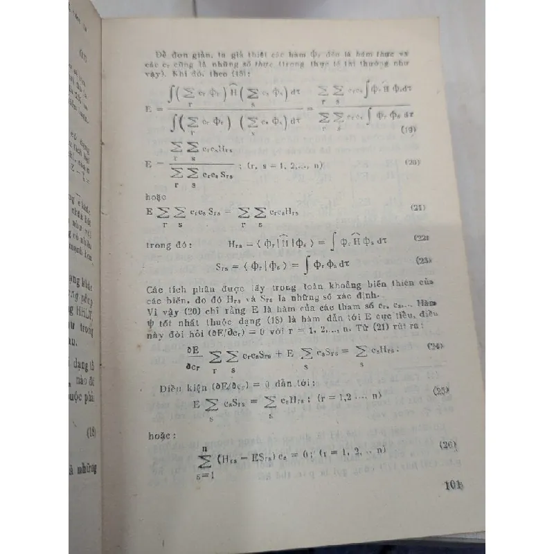 Thuyết lượng tử về nguyên tử và phân tử - Nguyễn Đình Huê và Nguyễn Đức Chuy 701841