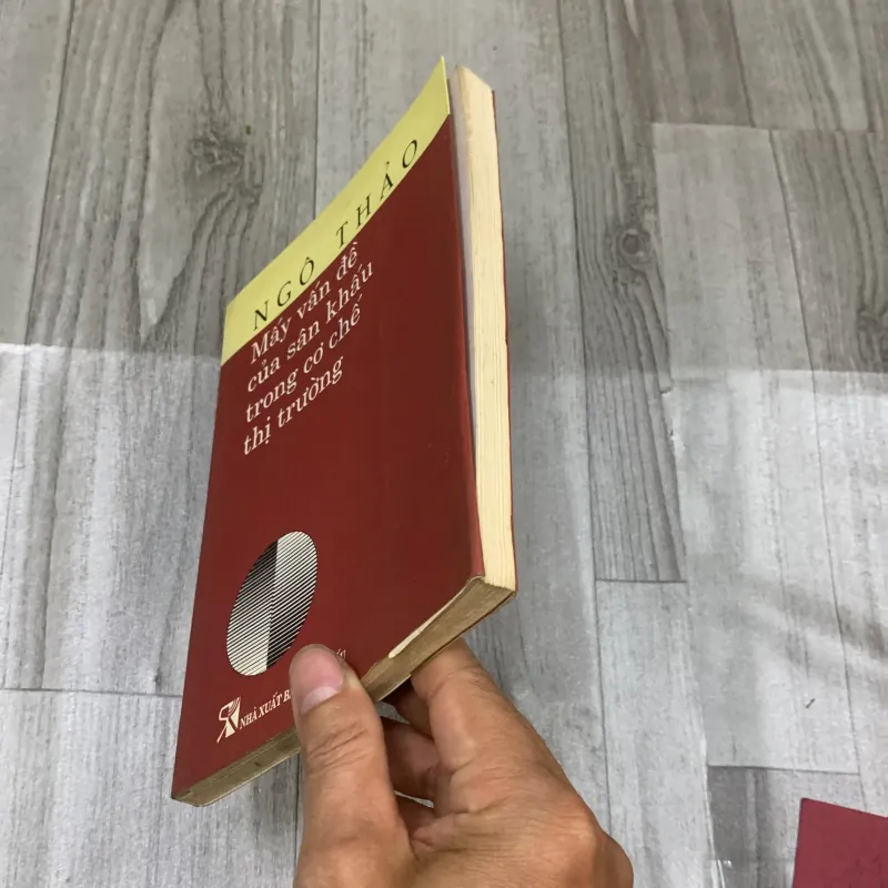 Mấy vấn đề của sân khấu trong cơ chế thị trường - ngô thảo. Có chữ ký tặng. 1a2 1040550