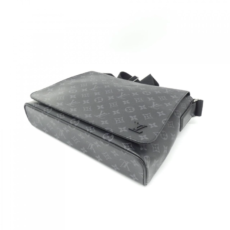 Túi đeo vai Louis Vuitton Monogram Eclipse District MM M44001 613030