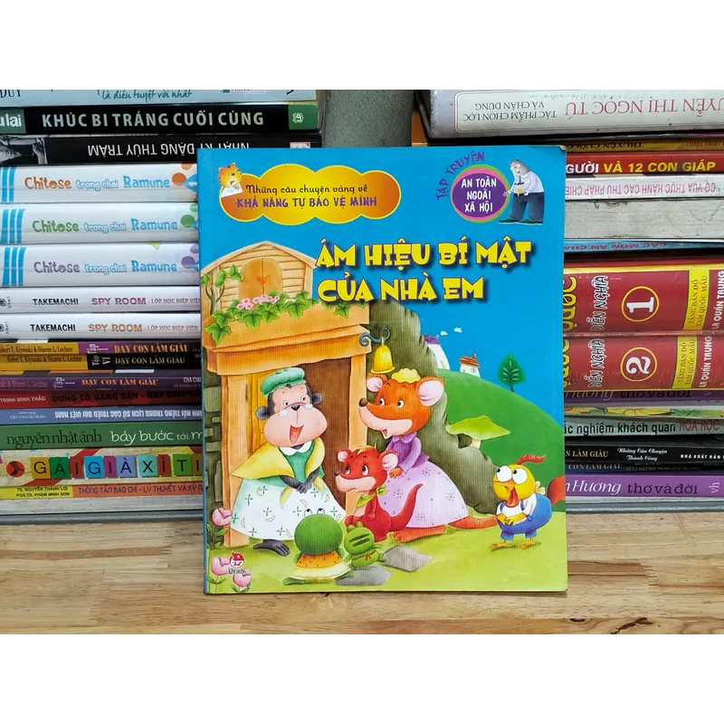 Tập truyện an toàn ngoài xã hội 559168