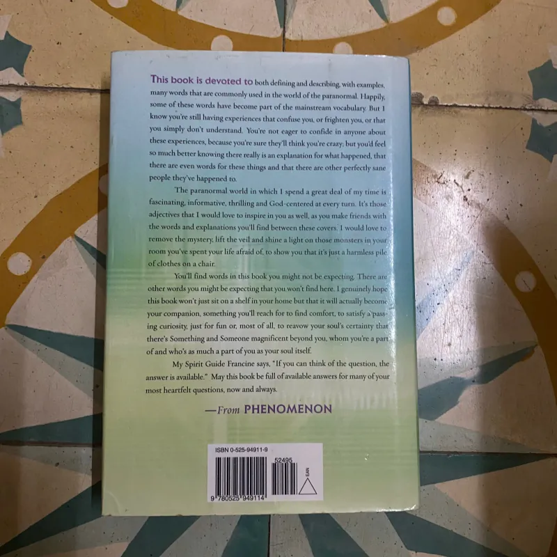 Phenomenon Everything You Need to Know about the Paranormal Sylvia( SÁCH TÂM LINH) 1013675