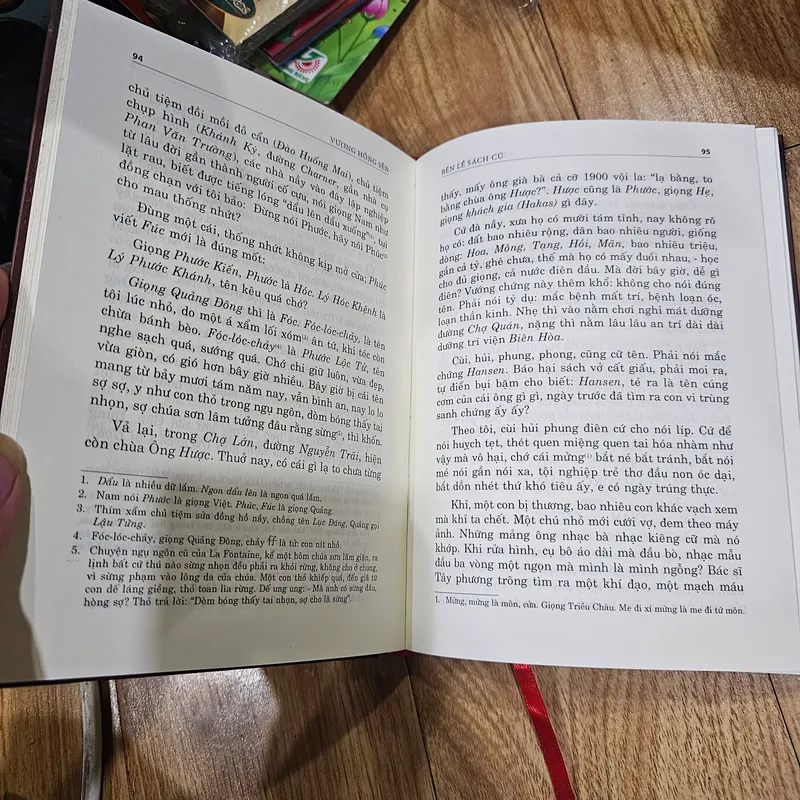 Bên lề sách cũ (bìa cứng)
 699089