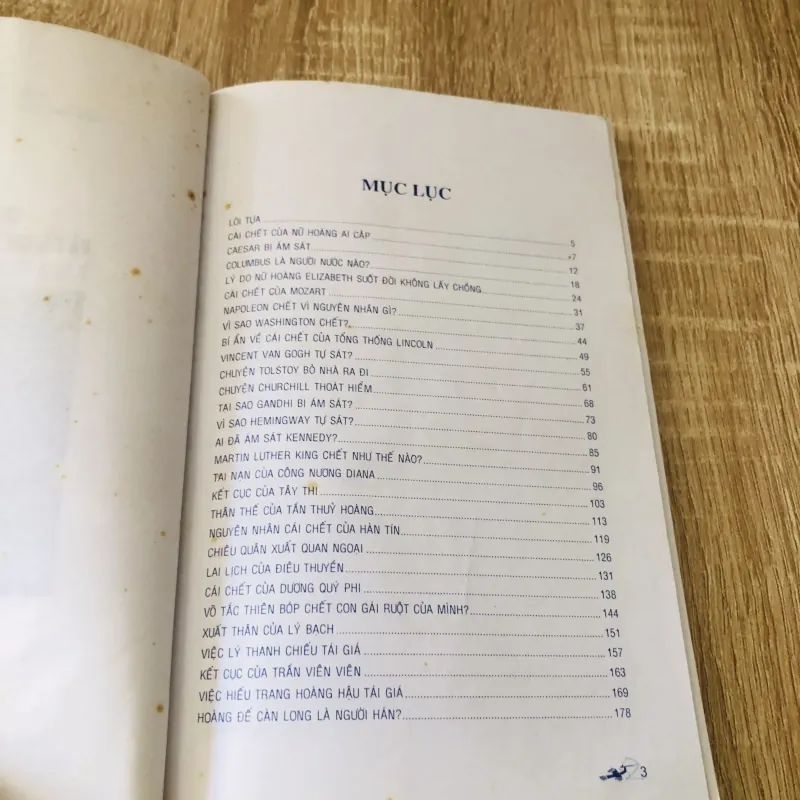 CUỘC ĐỜI VÀ CÁI CHẾT BÍ ẨN CỦA CÁC DANH NHÂN & MỸ NHÂN 1029174