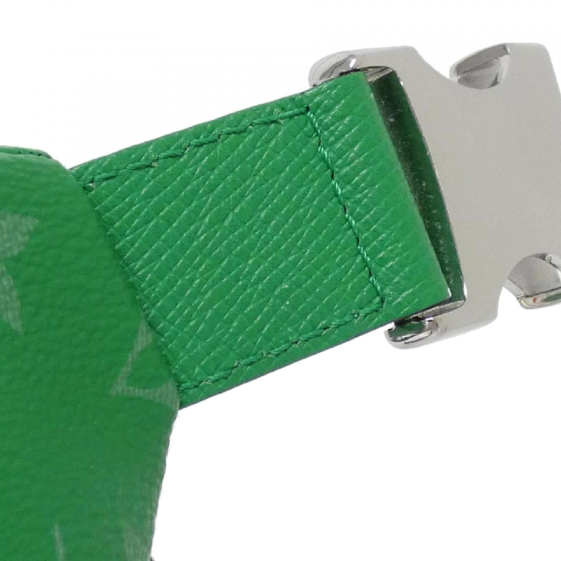 Túi xách vai Louis Vuitton Taiga Lama Catch Bum Bag M31035 - Hàng hiệu Chính hãng 769561