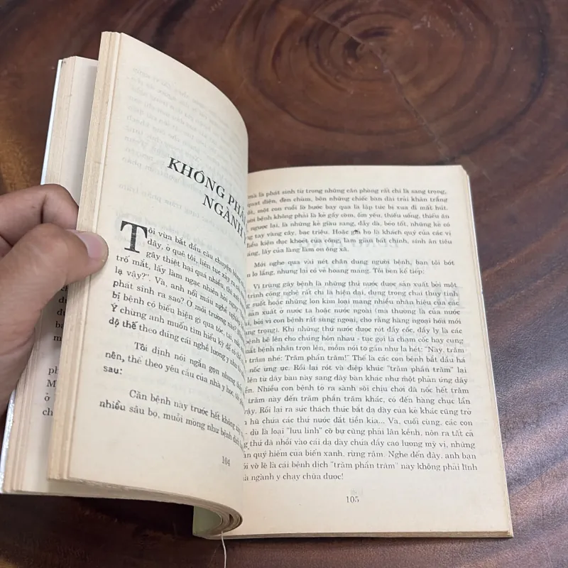 II Văn Thơ Đả Kích, Trào Phúng, Câu Đối: Vỏ Quýt Dày, Móng Tay Nhọn - Đặng Minh Phương 999187