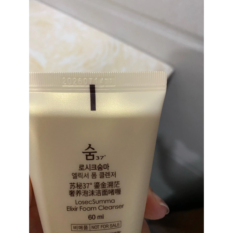 Sửa rửa mặt tái sinh da chiết xuất vàng sum 37 353365