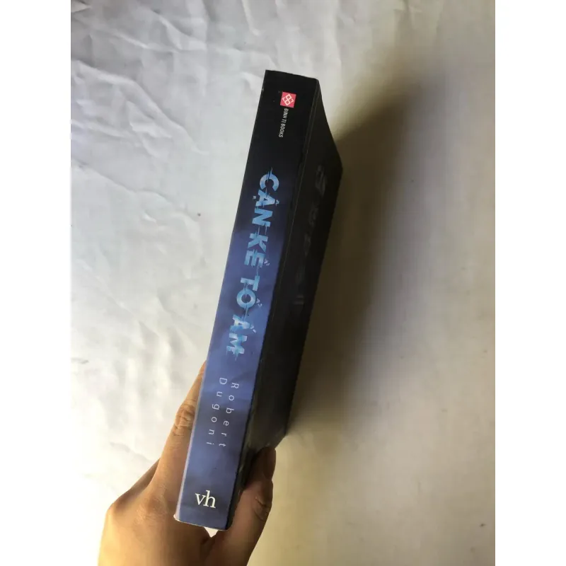 Cận Kề Tổ Ấm - Robert Dugoni 1001986