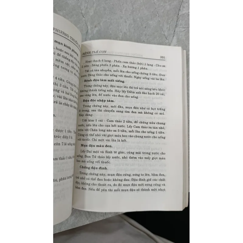 NHỮNG PHƯƠNG THUỐC BÍ TRUYỀN CỦA THẦN Y HOA ĐÀ - HOA ĐÀ 755177