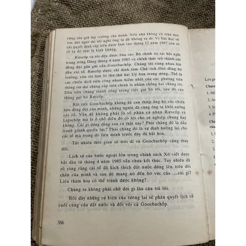 HỒI KÝ CỦA LIGACHOP BÊN TRONG ĐIỆN CREMLI CỦA M.GOÓC BA CHỐP 715988