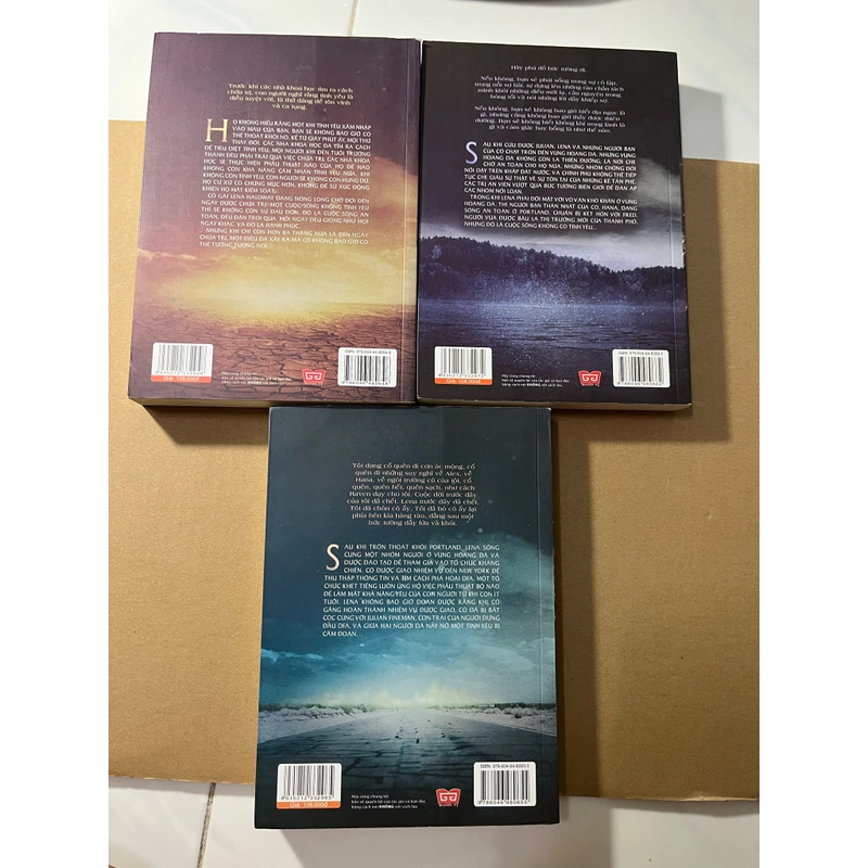 Delirium - Lauren Oliver (Bệnh dịch yêu + Hỗn mang + Lễ cầu hồn) 536525