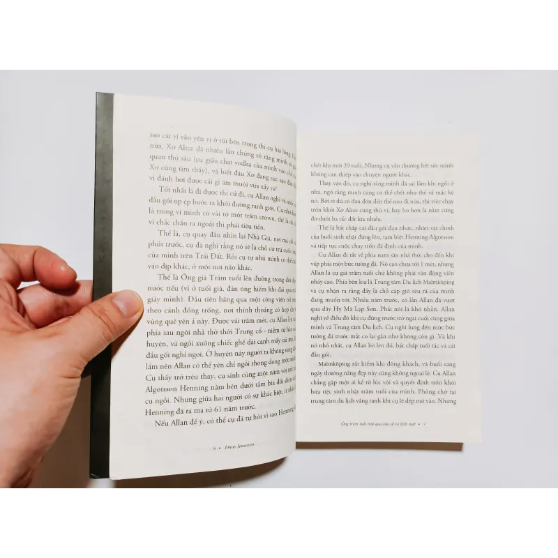 Ông Trăm Tuổi Trèo Qua Cửa Sổ Và Biến Mất - Jonas Jonasson 753515