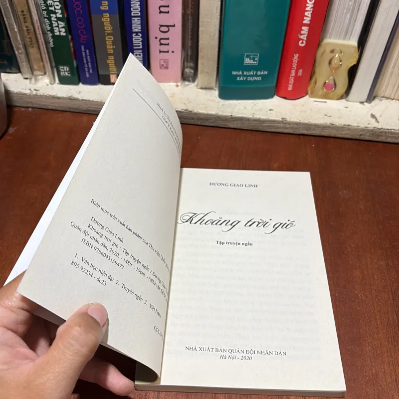 II Tập Truyện Ngắn: Khoảng Trời Gió - Dương Giao Linh - 2020 785689