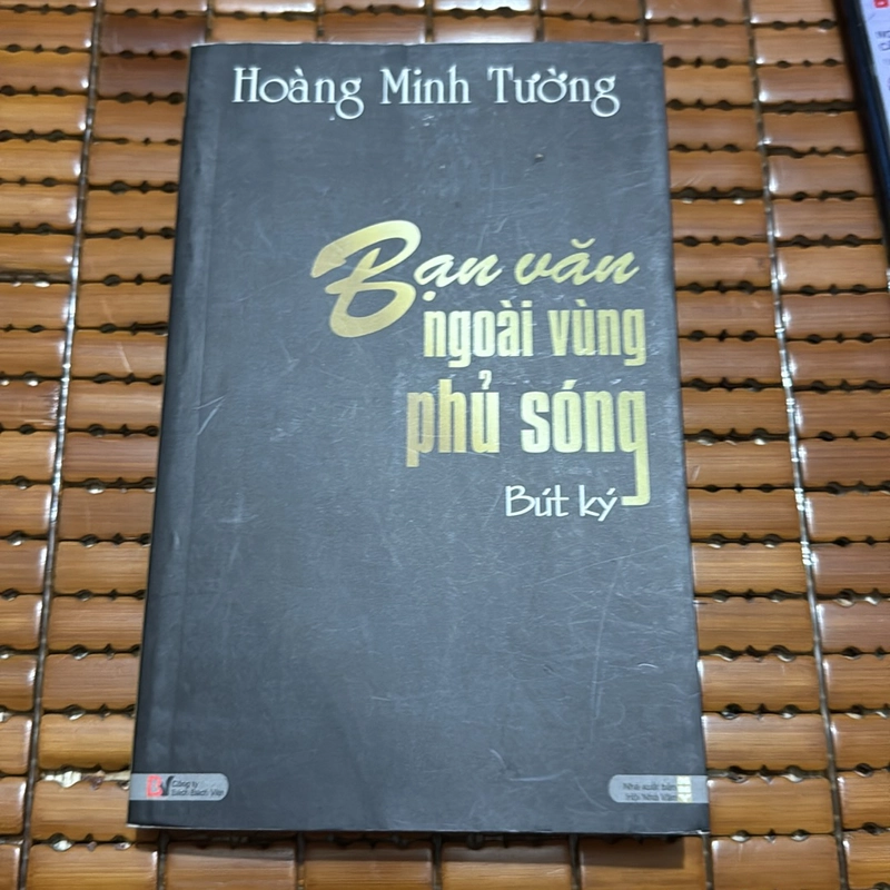 Bạn văn ngoài vùng phủ sóng - Hoàng Minh Tường 522639