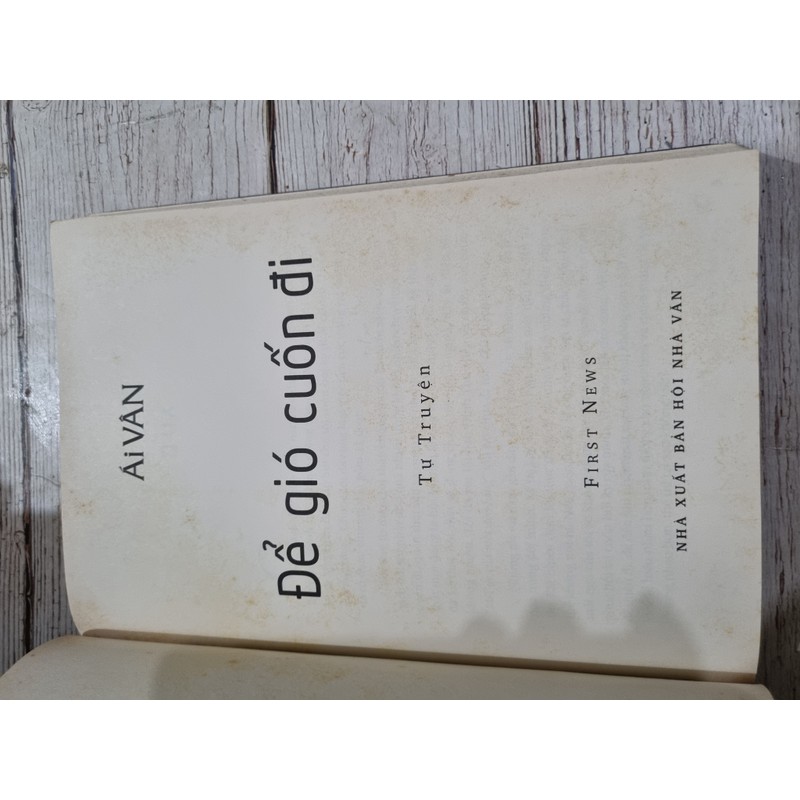 Đề gió cuốn đi (tự truyện Ái Vân) 177475