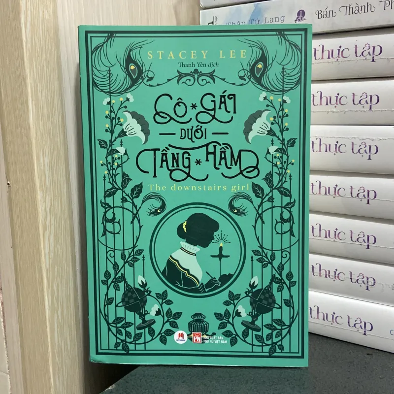 (Tiểu thuyết) - Cô gái dưới tầng hầm - Stacey Lee 990715