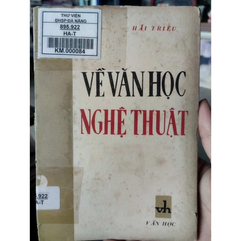 Về Văn Học Nghệ Thuật 496425