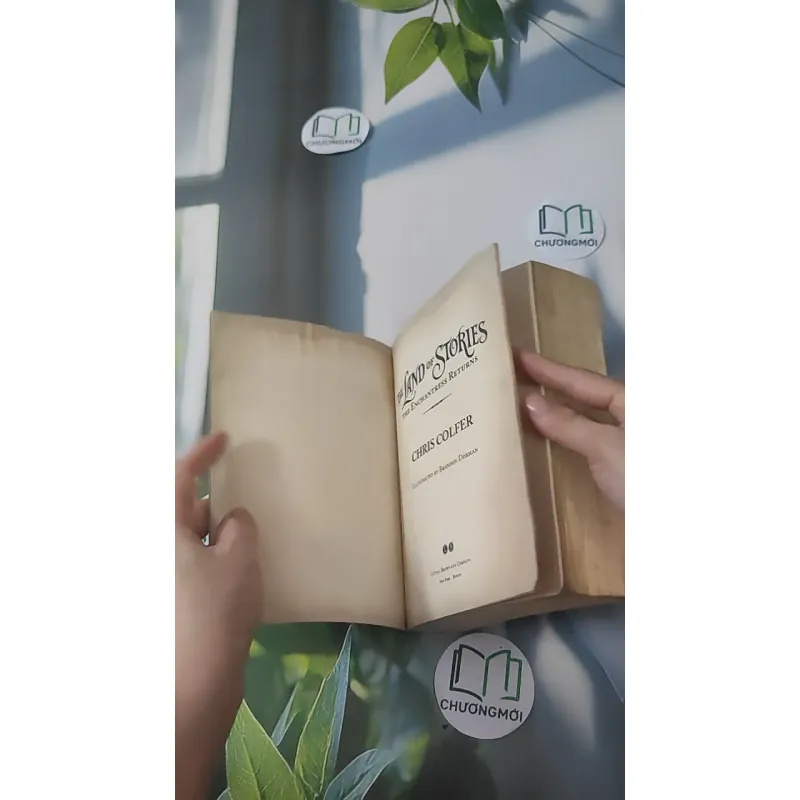 The Land of Stories: The Enchantress Returns - Chris Colfer 1033630