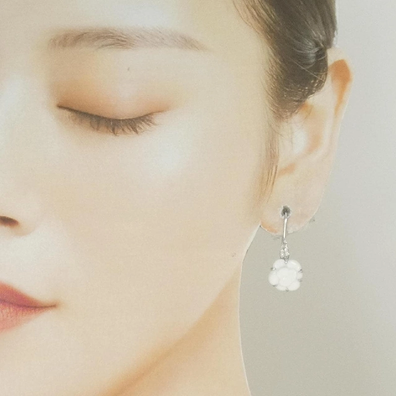 Bông tai Chanel Camellia - Hàng hiệu Authentic 843707