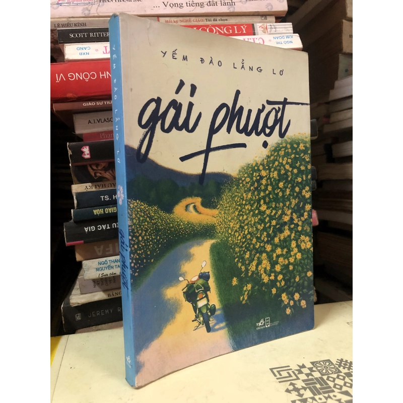 Sách Gái phượt chính hãng 306191